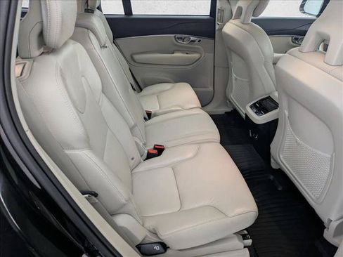 Used 2020 Volvo XC90 T6 Momentum w/ Protection Package Premier AWD/4WD image 19