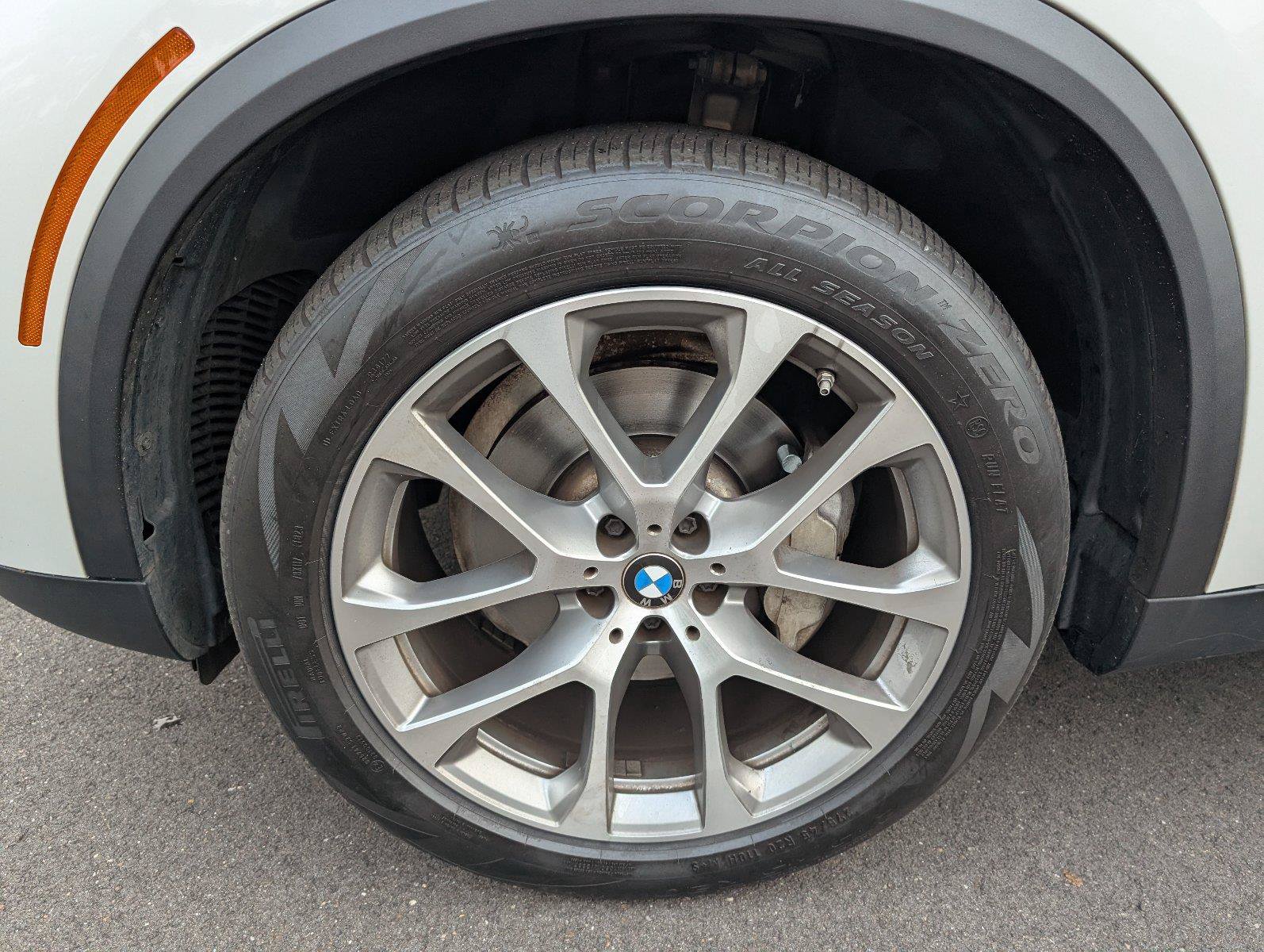 Used 2022 BMW X5 sDrive40i w/ Luxury Seating Package RWD image 11