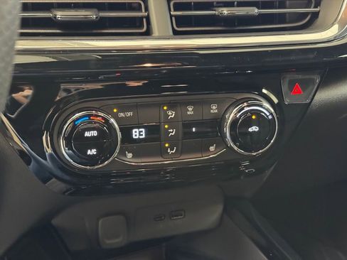 New 2026 Chevrolet Trax RS w/ Sunroof Package image 37