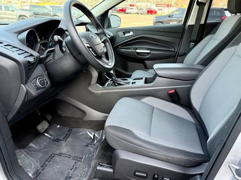 Used 2019 Ford Escape SE image 13