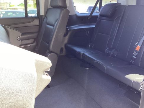 Used 2019 Chevrolet Suburban LT image 13