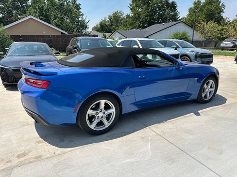 Used 2018 Chevrolet Camaro LT RWD image 15
