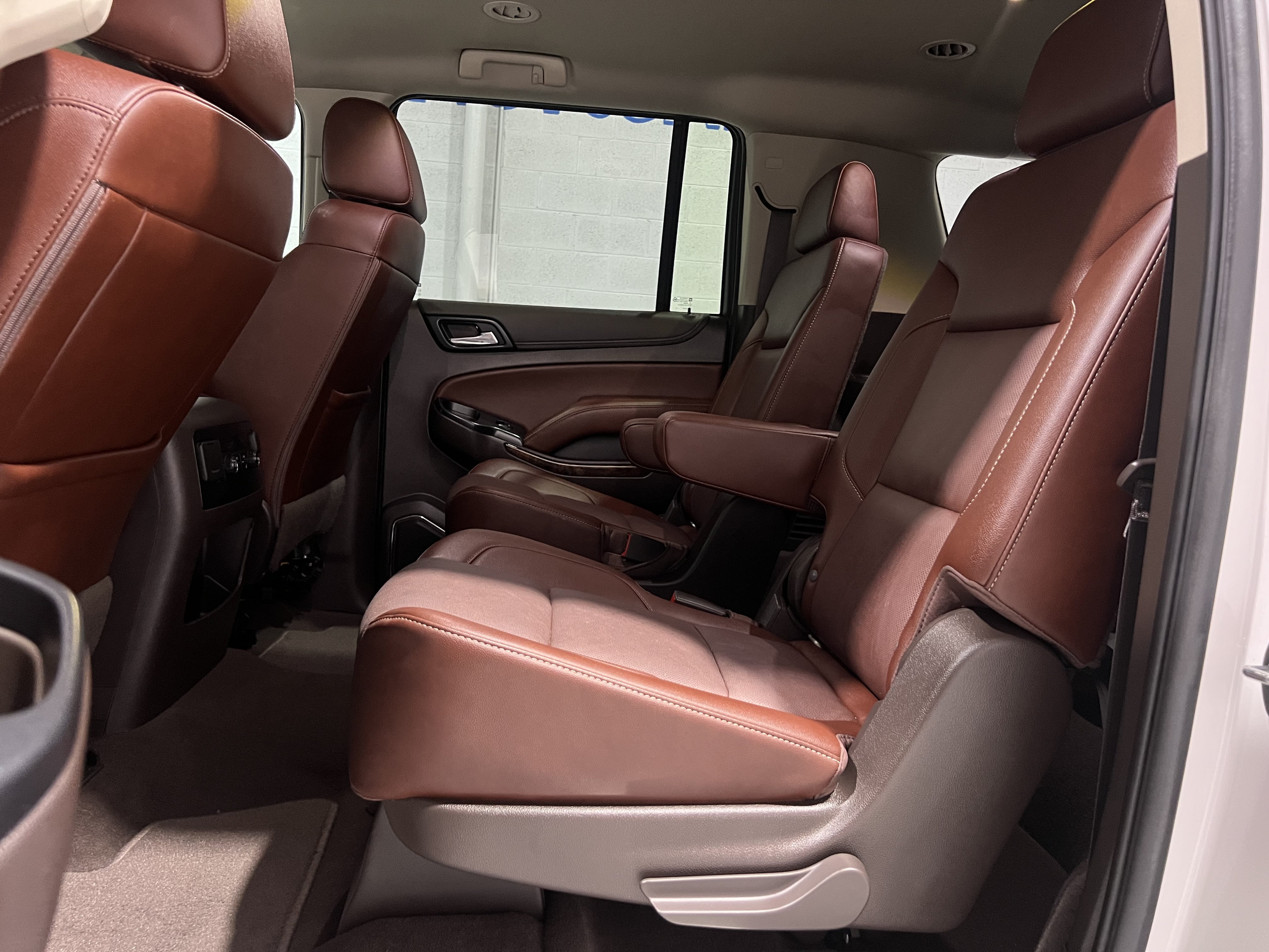 Used 2019 Chevrolet Suburban Premier AWD/4WD image 11