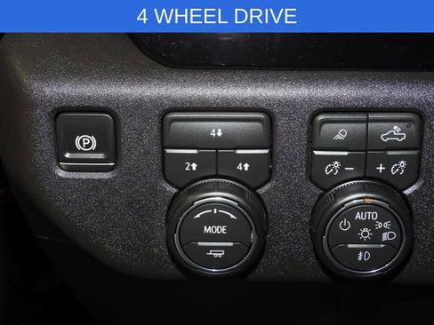 Used 2026 Chevrolet Silverado 2500 LT w/ Trail Boss Package AWD/4WD image 17