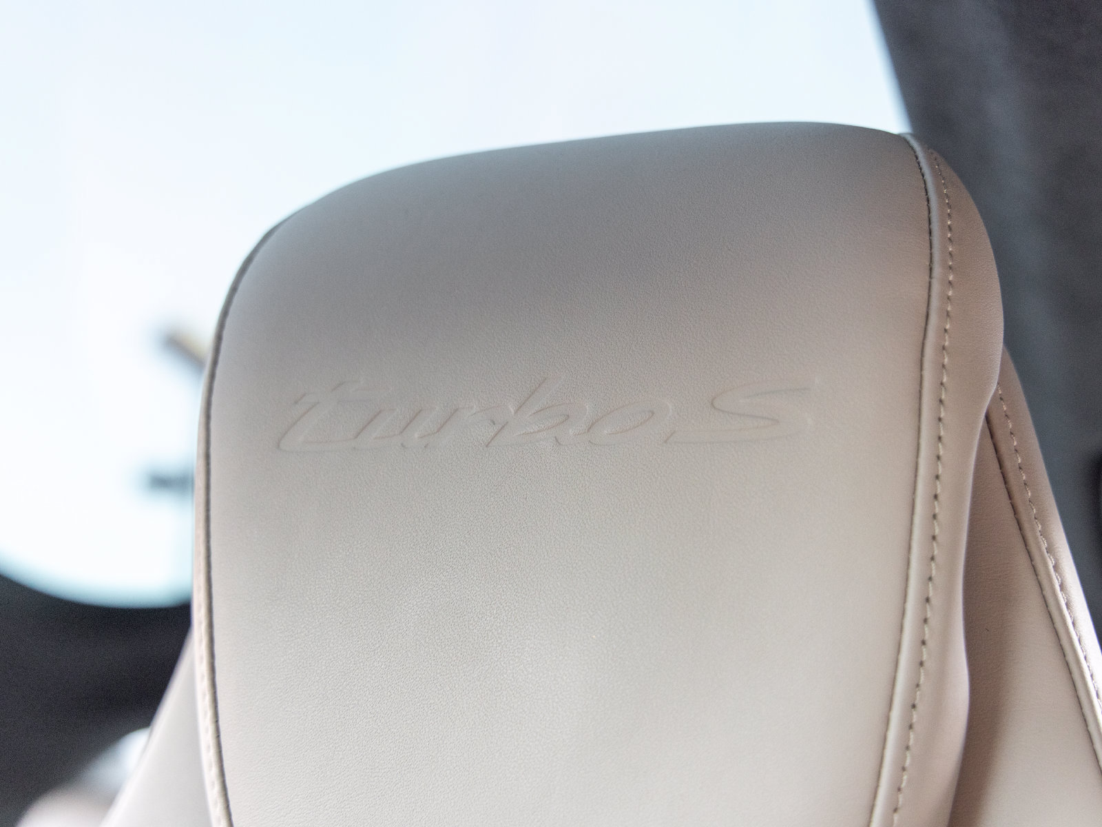Certified 2021 Porsche Taycan Turbo S AWD/4WD image 31