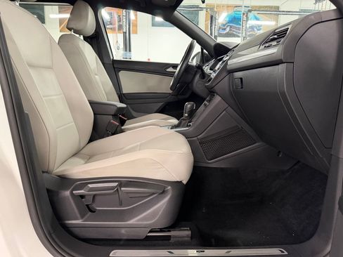 Used 2019 Volkswagen Tiguan SEL Premium R-Line FWD image 34