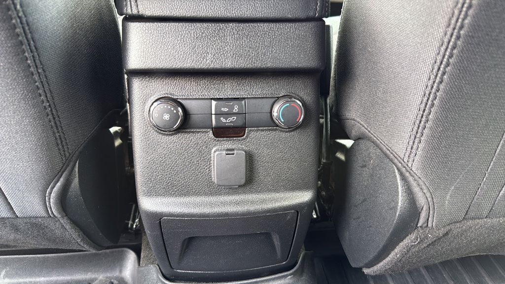 Used 2018 Ford Explorer XLT AWD/4WD image 16