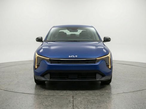 Used 2025 Kia K4 FWD image 2