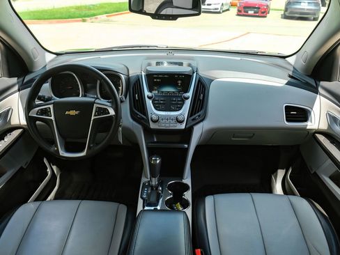 Used 2017 Chevrolet Equinox Premier w/ Enhanced Convenience Package AWD/4WD image 19