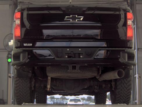 Used 2022 Chevrolet Silverado 2500 LT w/ Midnight Edition AWD/4WD image 7