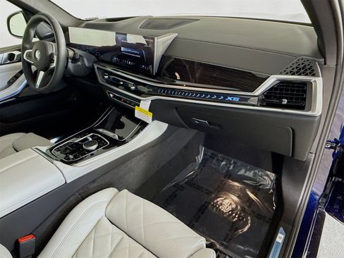 New 2026 BMW X5 xDrive50e w/ M Sport Package image 30
