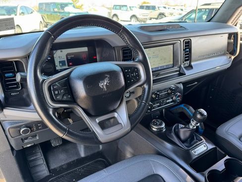 Used 2022 Ford Bronco Black Diamond image 3