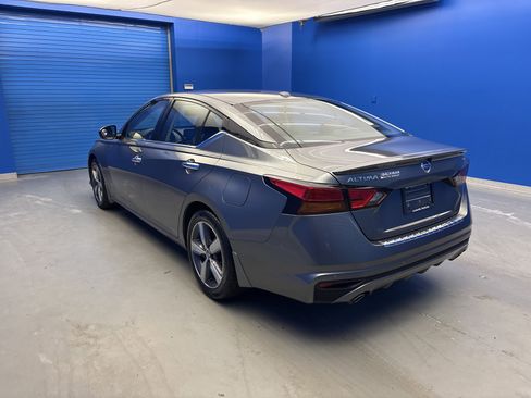 Used 2019 Nissan Altima 2.5 SV FWD image 5