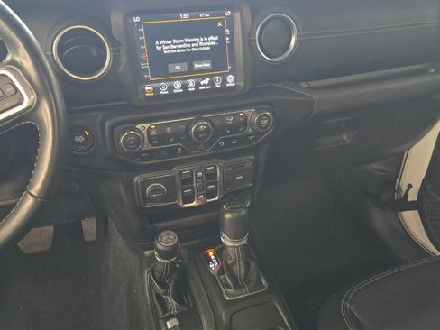 Used 2021 Jeep Wrangler Unlimited Sahara w/ Cold Weather Group image 9