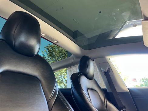 Used 2019 Tesla Model 3 Standard Range RWD image 17