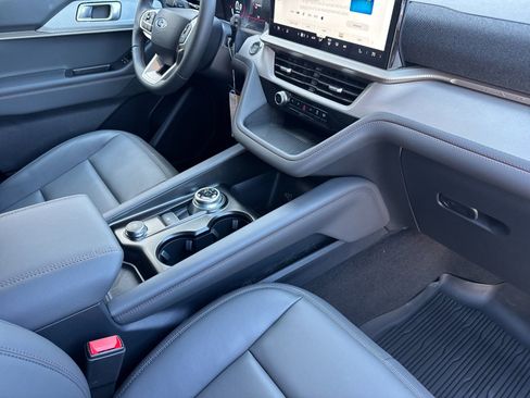 New 2026 Ford Explorer Active w/ Active Comfort Package RWD image 17