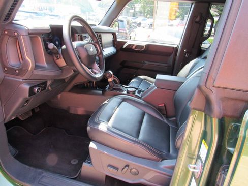 Used 2025 Ford Bronco Badlands AWD/4WD image 13