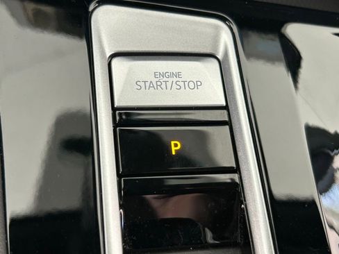 Used 2024 Volkswagen Atlas Cross Sport SEL Premium R-Line image 32