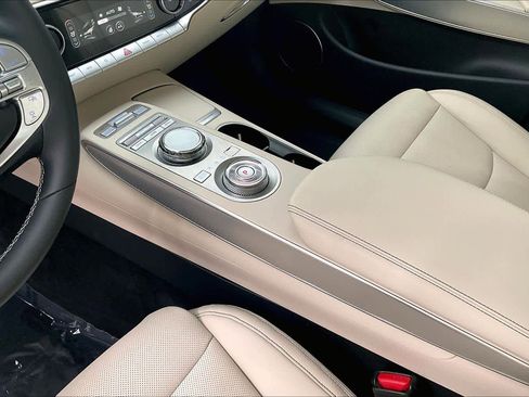 Used 2023 Genesis GV70 2.5T w/ Select Package AWD/4WD image 17