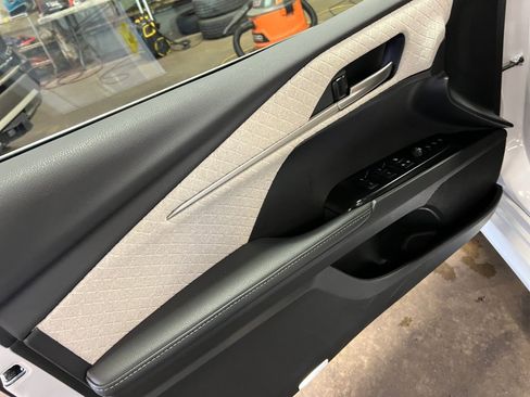 Used 2025 Toyota Camry XLE image 36