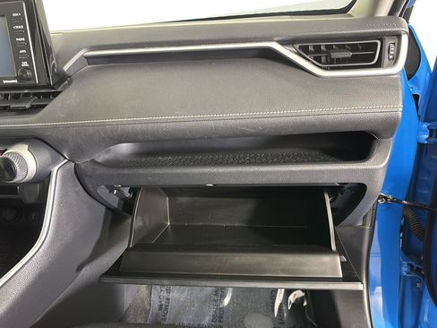Used 2020 Toyota RAV4 LE w/ All Weather Liner Package FWD image 25