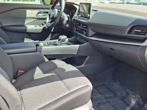 Certified 2023 Nissan Rogue SV image 23