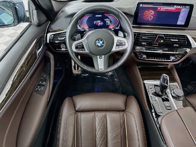 Used 2023 BMW M550i xDrive w/ Parking Assistance Package AWD/4WD image 23