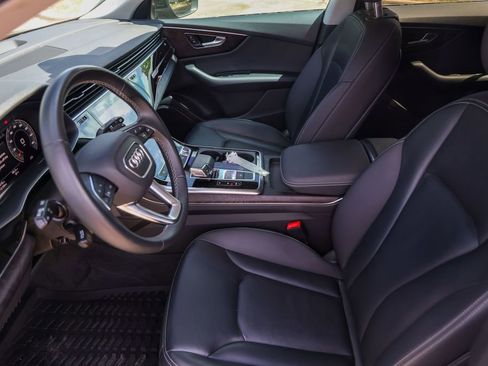 Used 2022 Audi Q8 Premium image 9