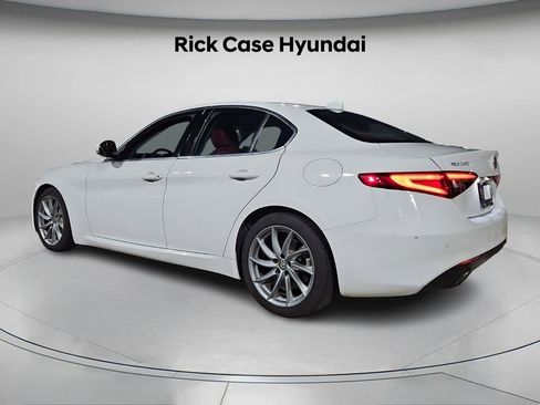 Used 2020 Alfa Romeo Giulia image 8