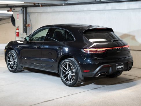 Certified 2024 Porsche Macan AWD/4WD image 3