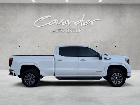 Used 2025 GMC Sierra 1500 AT4 w/ Technology Package AWD/4WD image 17