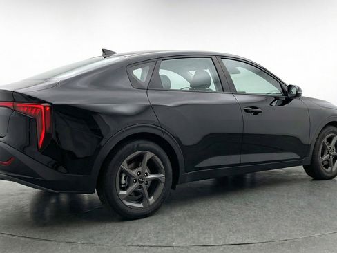 Used 2025 Kia K4 LXS image 9