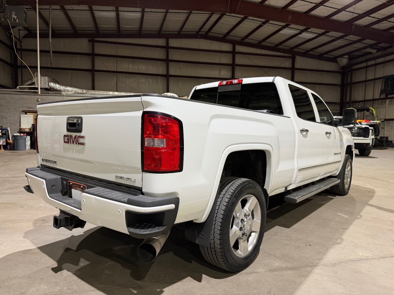 Used 2016 GMC Sierra 2500 Denali w/ Duramax Plus Package AWD/4WD image 5