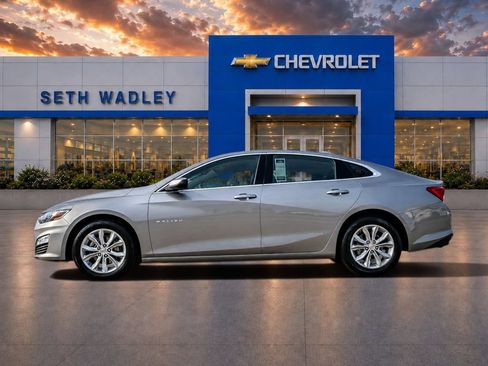 Used 2025 Chevrolet Malibu LT FWD image 4