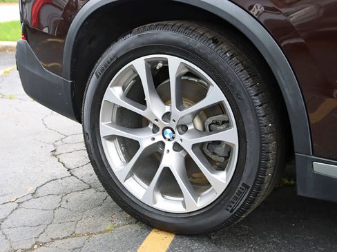 Used 2019 BMW X5 xDrive40i w/ Premium Package 2 AWD/4WD image 6