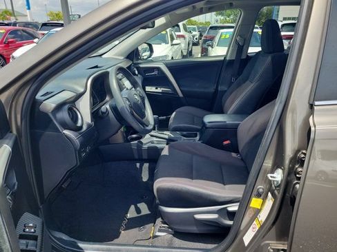 Used 2015 Toyota RAV4 XLE FWD image 14