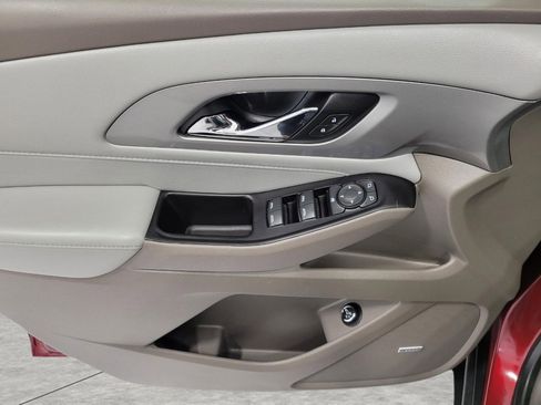Used 2020 Chevrolet Traverse LT w/ LT Premium Package image 30