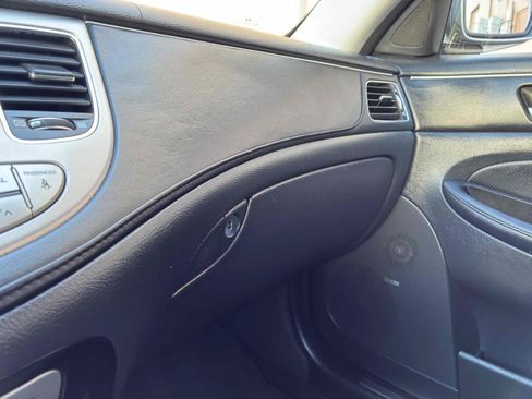 Used 2012 Hyundai Genesis 5.0 RWD image 26