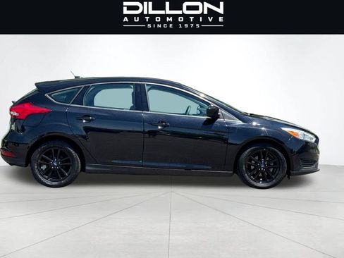 Used 2018 Ford Focus SE FWD image 3
