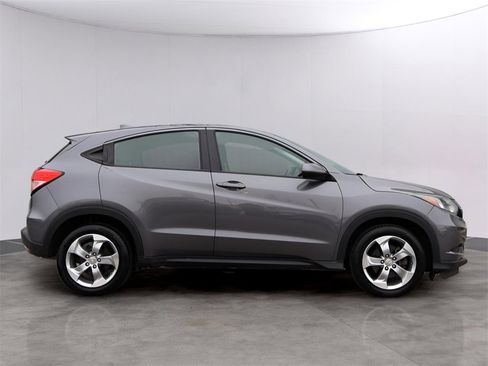 Used 2018 Honda HR-V LX image 4