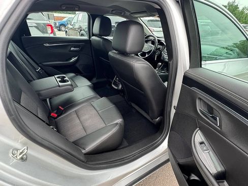 Used 2017 Chevrolet Impala LT FWD image 12