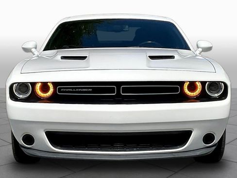 Used 2019 Dodge Challenger SXT RWD image 4