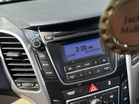 Used 2016 Hyundai Elantra GT FWD image 8
