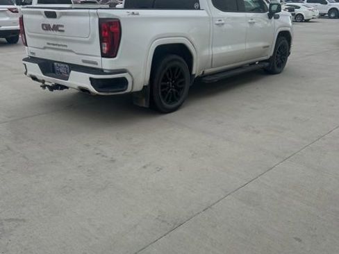 Used 2022 GMC Sierra 1500 Elevation w/ X31 Off-Road Package image 3