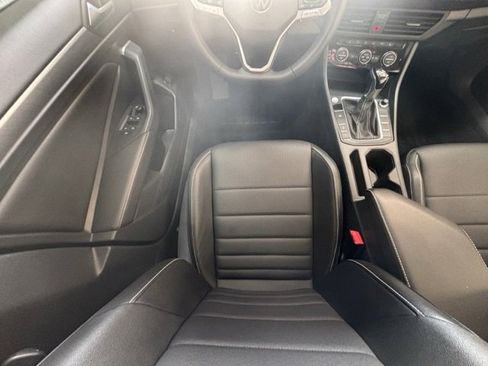 Certified 2022 Volkswagen Jetta SE image 14