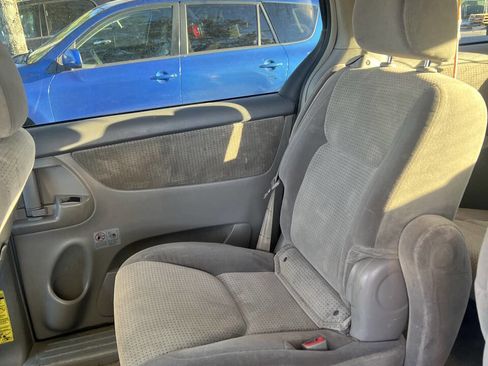 Used 2009 Toyota Sienna CE image 16