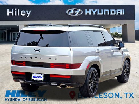 Used 2024 Hyundai Santa Fe Calligraphy FWD image 4
