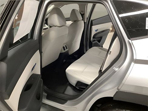 Certified 2025 Hyundai Tucson SEL image 12