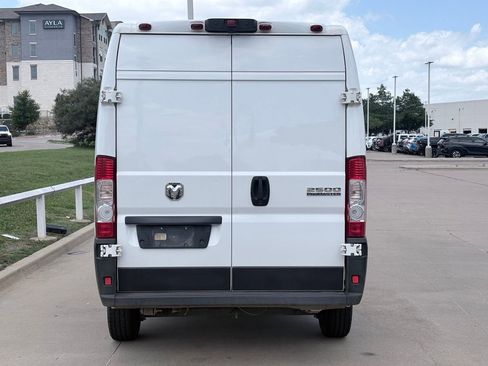 Used 2024 RAM ProMaster 2500 w/ Convenience Group FWD image 5