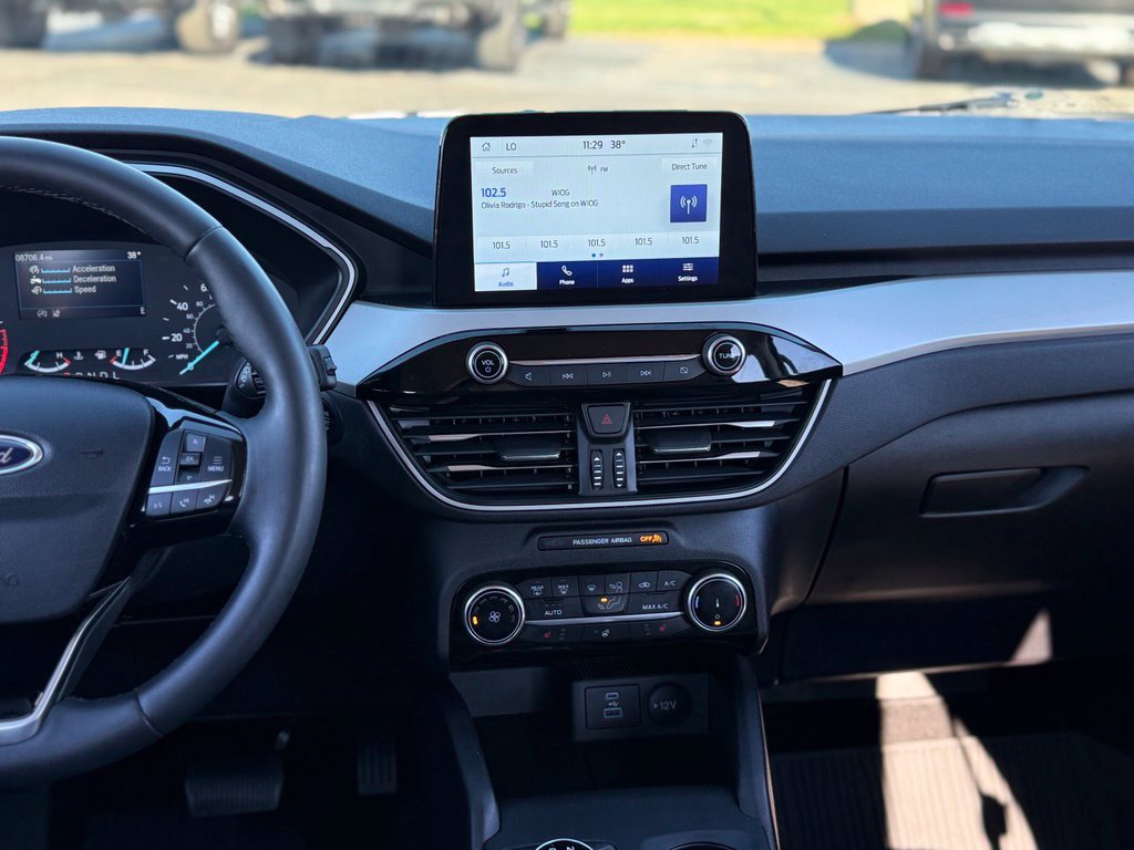 Used 2022 Ford Explorer XLT AWD/4WD image 16